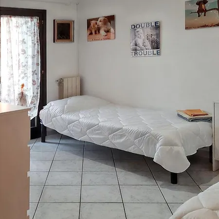 Lägenhet Cozy With Sea View In 80 M²