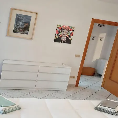 Cozy With Sea View In 80 M² Lägenhet Olbia