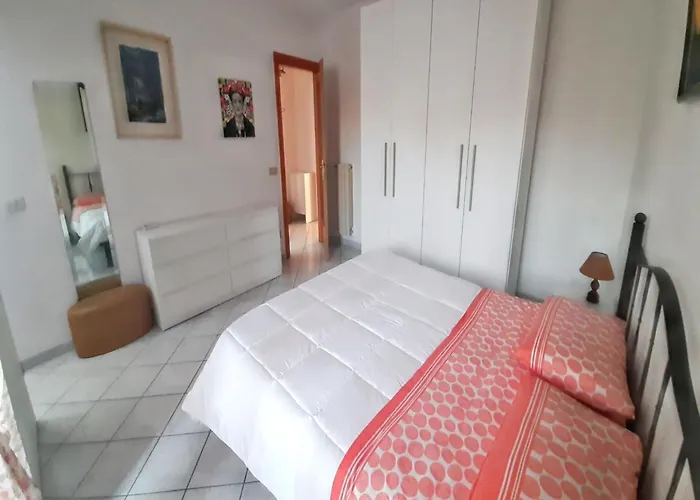 Apartman Cozy With Sea View In - 80 M² Olbia