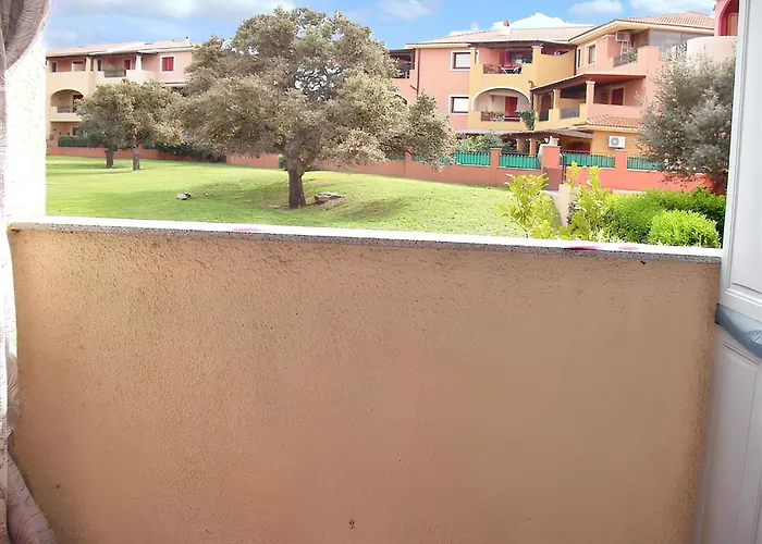 Apartman Cozy With Sea View In - 80 M² Olbia
