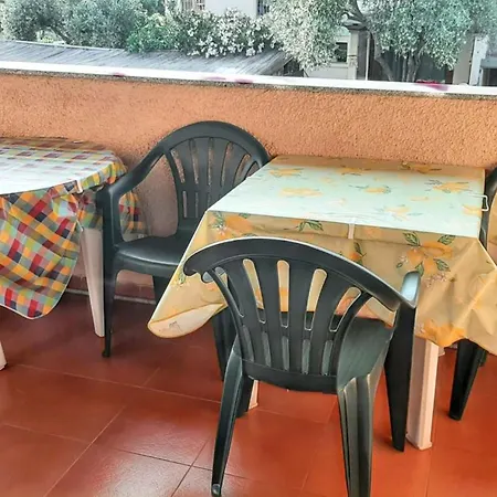 Cozy With Sea View In 80 M² Apartment Olbia