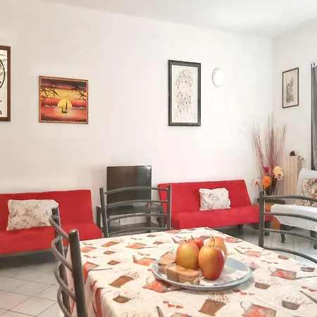 Apartment Cozy With Sea View In 80 M² *