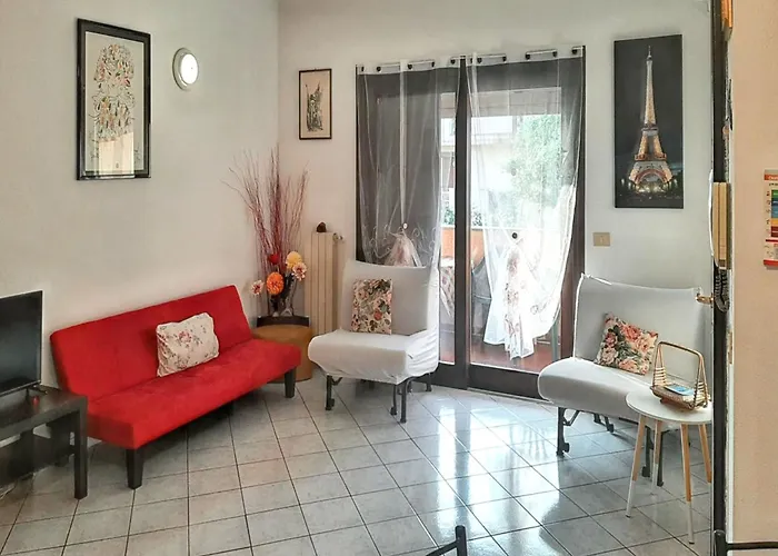 Apartman Cozy With Sea View In - 80 M² Olbia